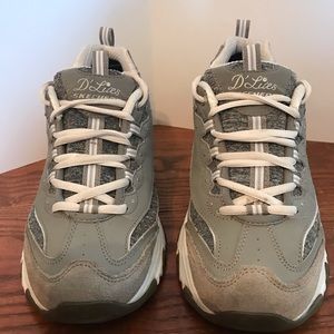 Sketchers D’Lites Grey and White Womens Size 8.5
